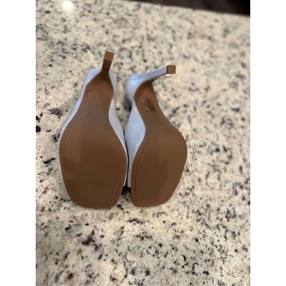 DKNY Women's Open Pump Sandal Heeled, Grainy PANTENT Halogen Square Toe ANYA - Picture 5 of 8